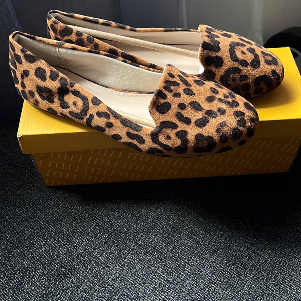 Women’s Flats TAX SALE 🎉